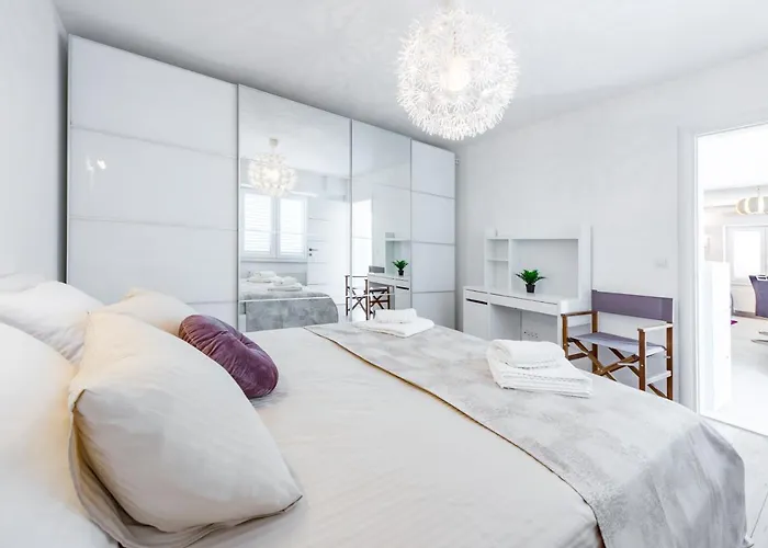 Sunset Premium Residence IV