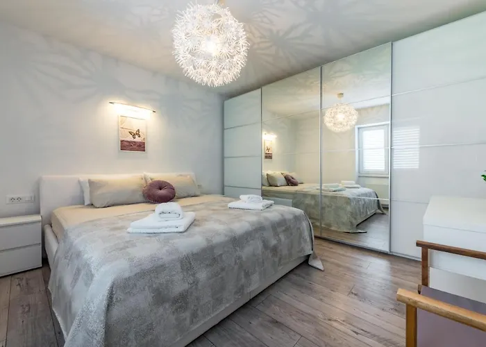 Sunset Premium Residence IV